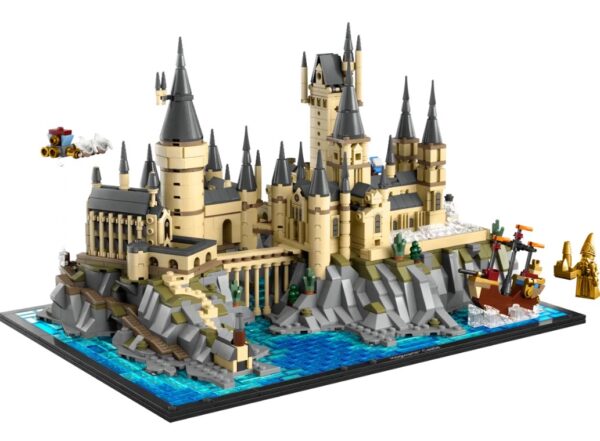LEGO Hogwarts Castle and Grounds